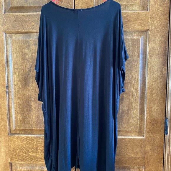 boohoo Plus Claire Oversized Tee in Black - Size US20 - Picture 3 of 3